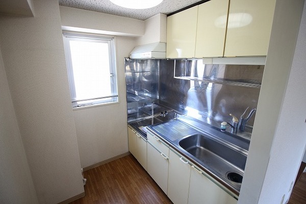 �y�L�b�`���z�@