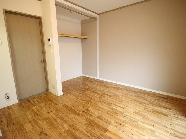 �y�����E���r���O�z�@