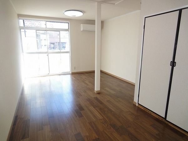 �y�����E���r���O�z�@