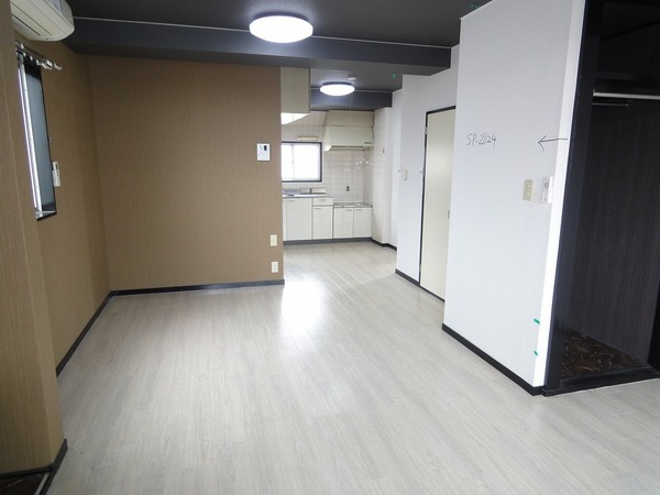 �y�����E���r���O�z�@