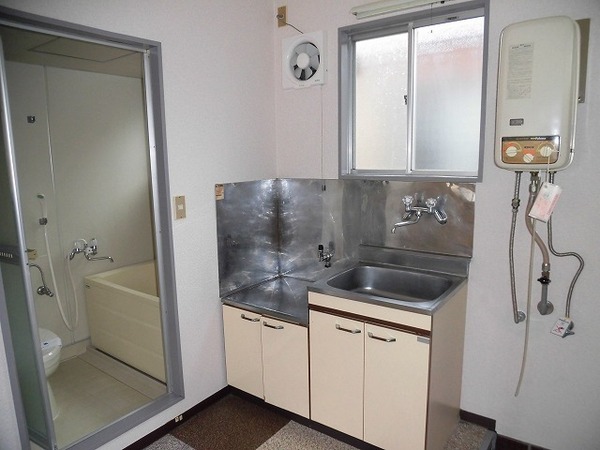 �y�����E���r���O�z�@