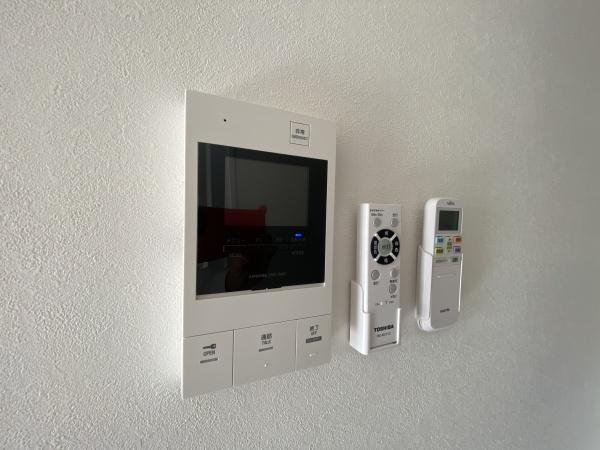 �y�Z�L�����e�B�z�@