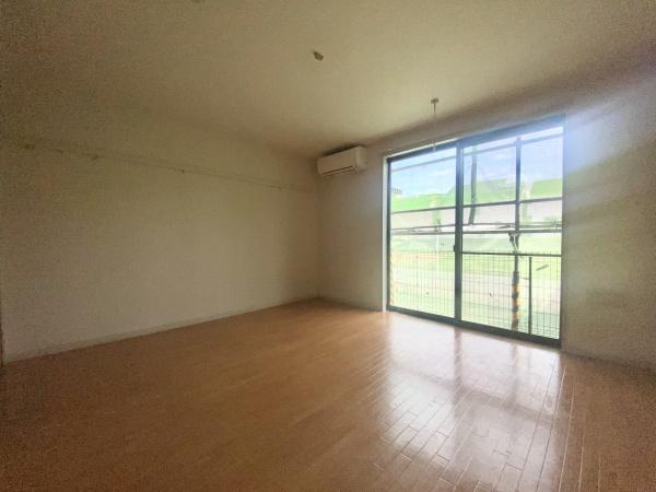 �y�����E���r���O�z�@