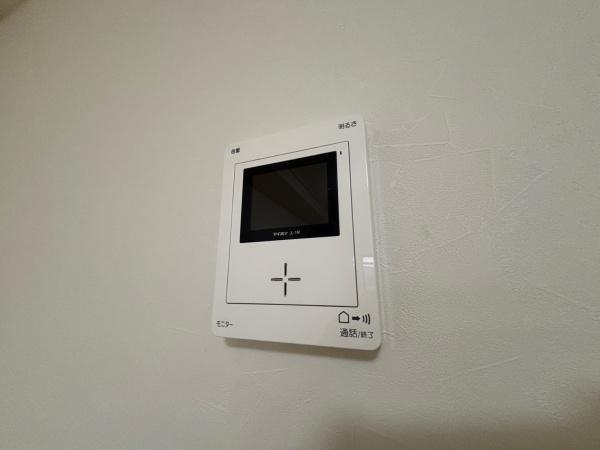 �y�Z�L�����e�B�z�@