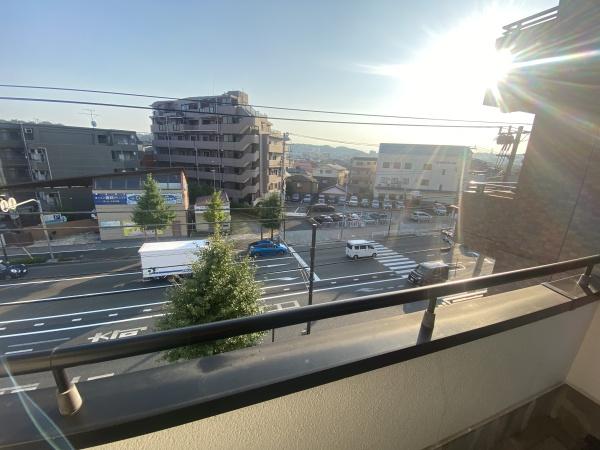 �y���]�z�@