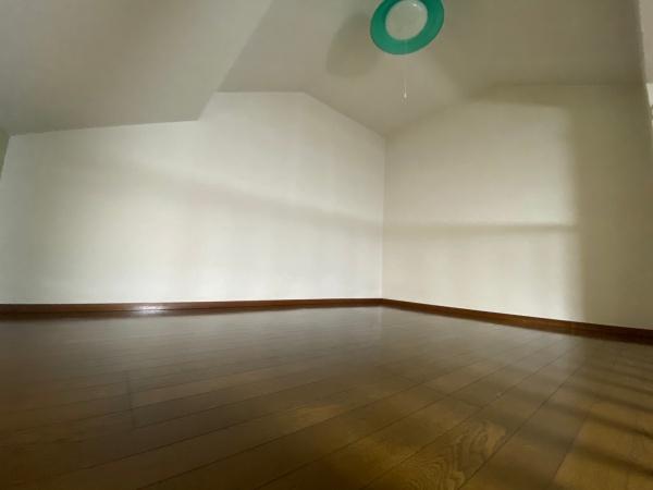 �y�����E���r���O�z�@