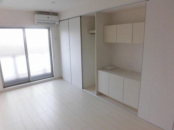 �y�����E���r���O�z�@