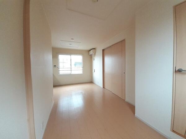 �y�����E���r���O�z�@