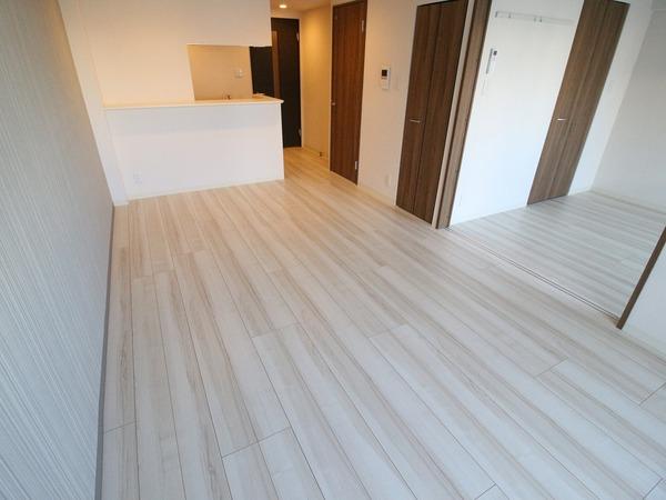 �y�����E���r���O�z�@