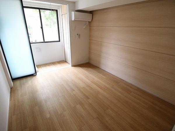 �y�����E���r���O�z�@