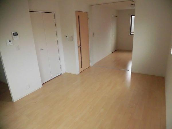 �y�����E���r���O�z�@