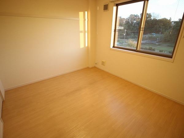 �y�����E���r���O�z�@