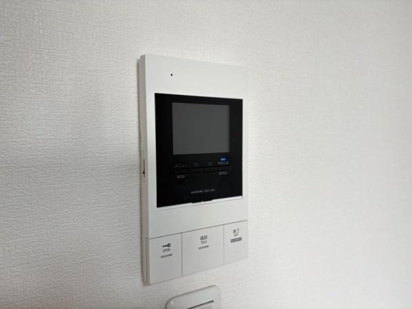 �y�Z�L�����e�B�z�@