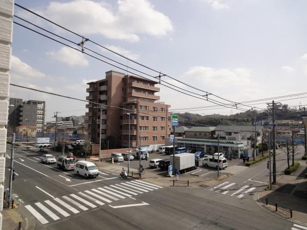 �y���]�z�@