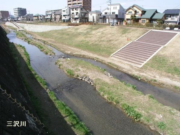 �y���̑��z�@���̌����ȎO���