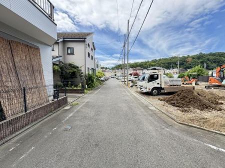 �O�ʓ��H�܂ތ��n�ʐ^�@-