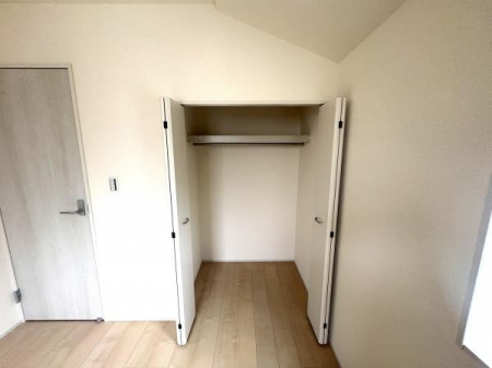 �m���@-