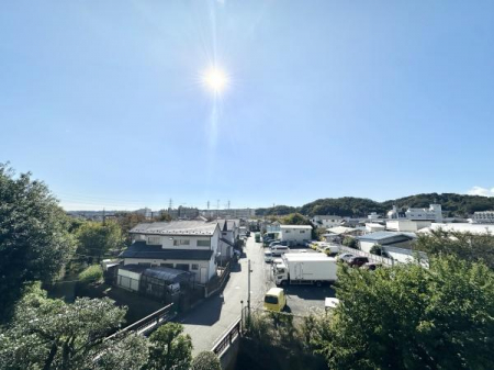 �Z�˂���̒��]�ʐ^�@-