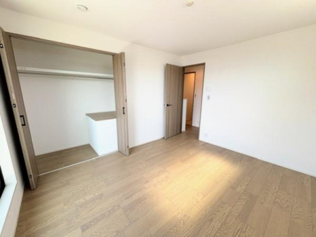 �m���@-