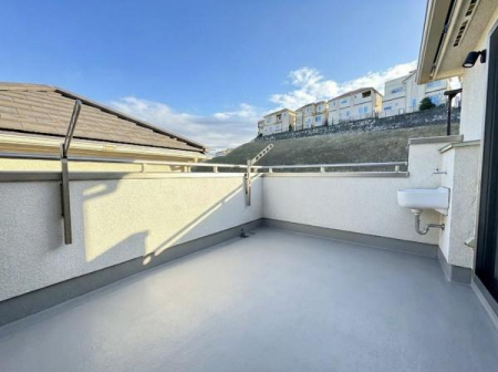 �o���R�j�[�@���̉摜�͂b�f���H����Ă��܂��B