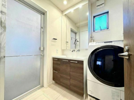 ���ʑ�E���ʏ��@���̉摜�͂b�f���H����Ă��܂��B