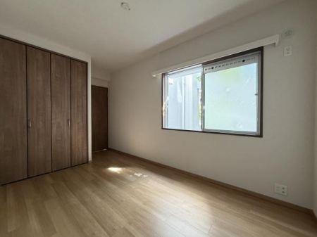 �m���@-