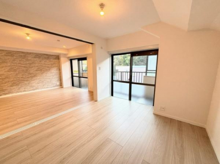 ���r���O�@-