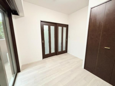�m���@-