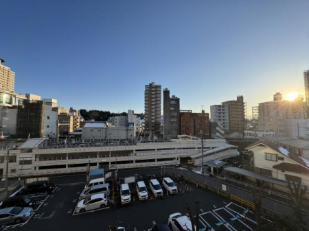 �Z�˂���̒��]�ʐ^�@-