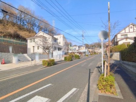 �O�ʓ��H�܂ތ��n�ʐ^�@-