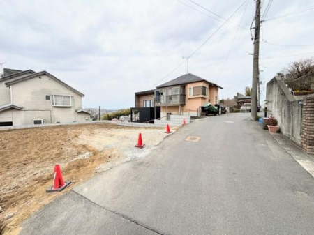 �O�ʓ��H�܂ތ��n�ʐ^�@-