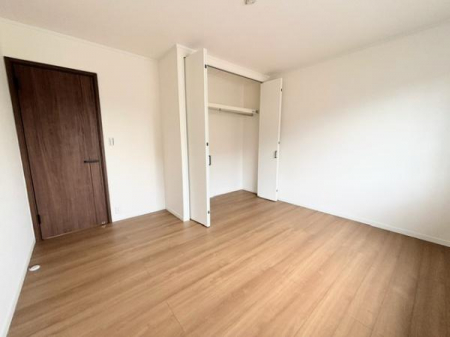 �m���@-