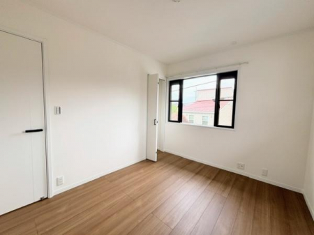 �m���@-