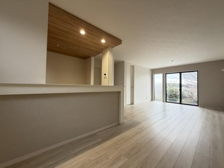 �O�ʓ��H�܂ތ��n�ʐ^�@-