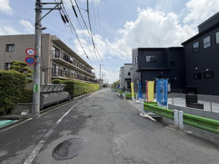 �O�ʓ��H�܂ތ��n�ʐ^�@-