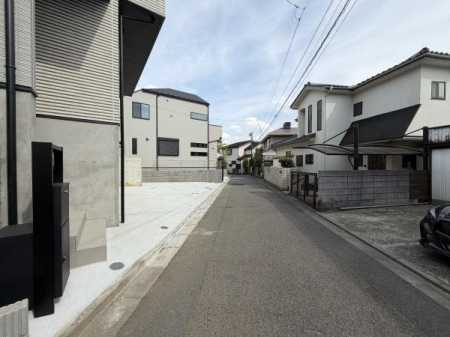 �O�ʓ��H�܂ތ��n�ʐ^�@-