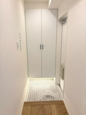 ���ց@-