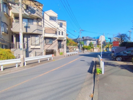 �O�ʓ��H�܂ތ��n�ʐ^�@-