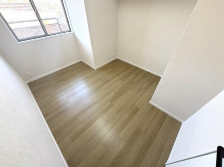 �m���@-