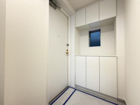 ���ց@-