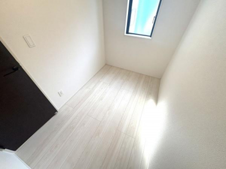 �m���@-