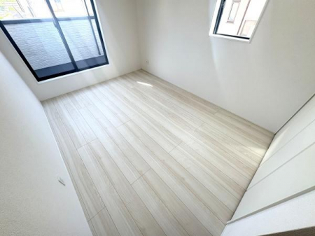 �m���@-