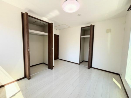 �m���@-