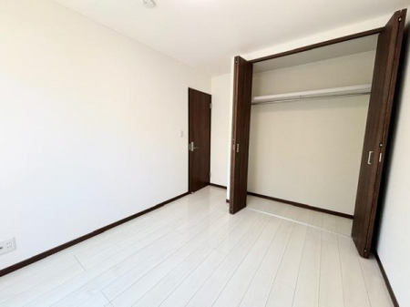 �m���@-