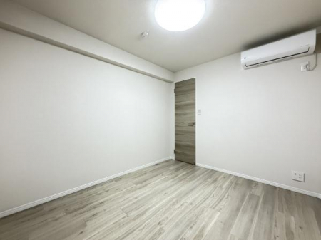 �m���@-