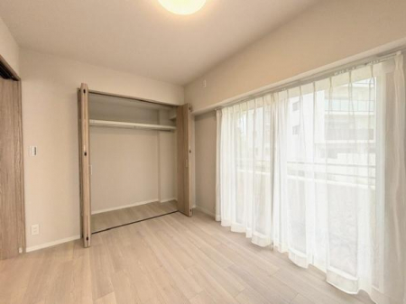 �m���@-
