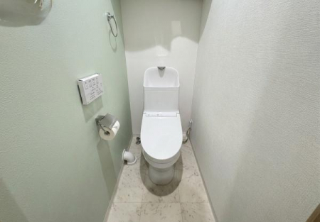 �g�C���@���ʐ^��AI�ɂ����H�i�s�v���������j���{���Ă���A�����Ƃ͈قȂ�܂��B