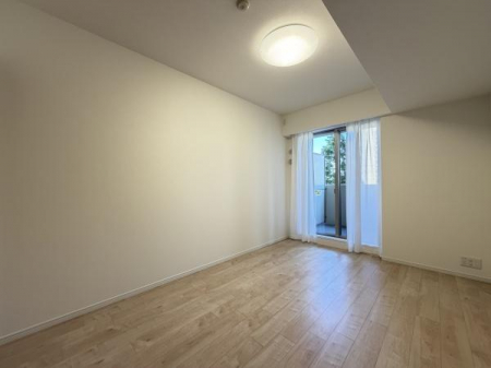 �m���@-