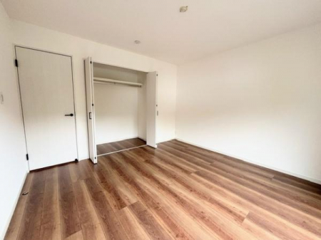 �m���@-