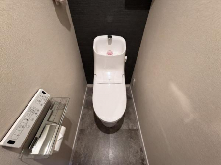 �g�C���@���ʐ^��AI�ɂ����H�i�s�v���������j���{���Ă���A�����Ƃ͈قȂ�܂��B